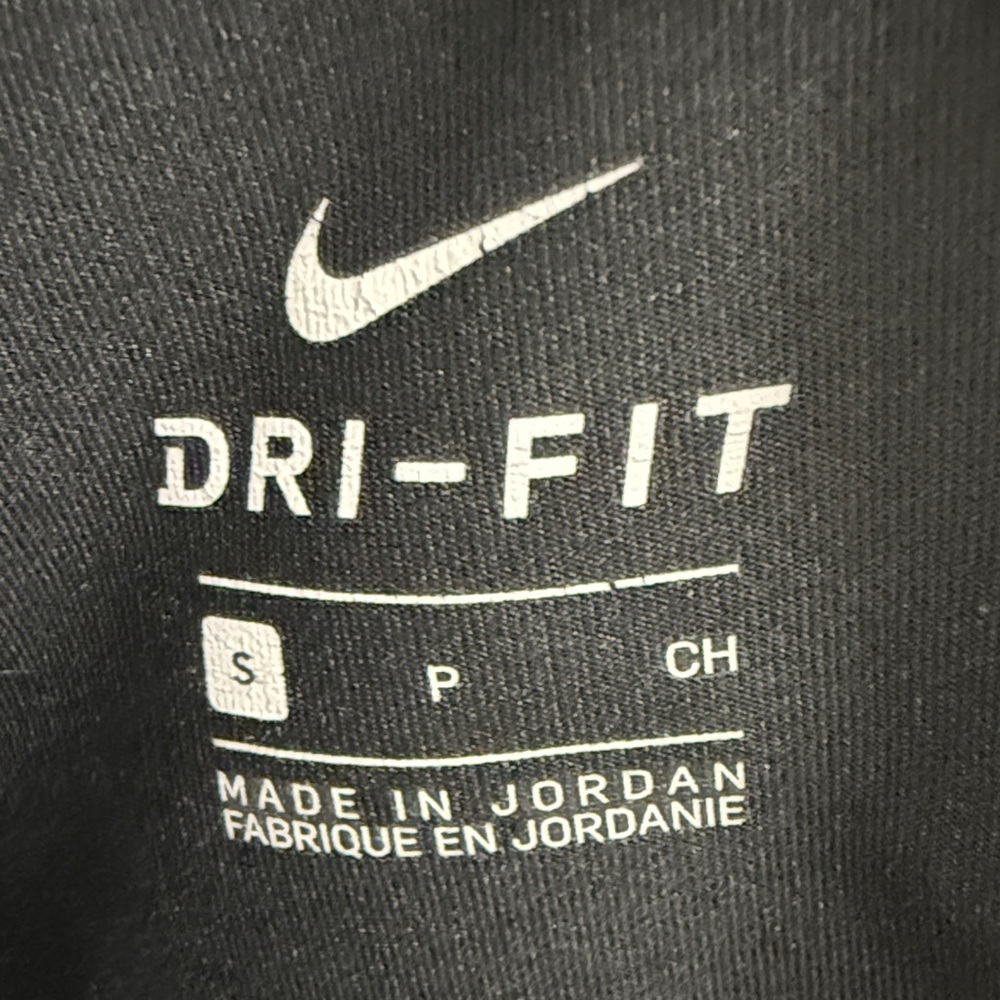 Nike Black Capri Leggings - Picture 3 of 4
